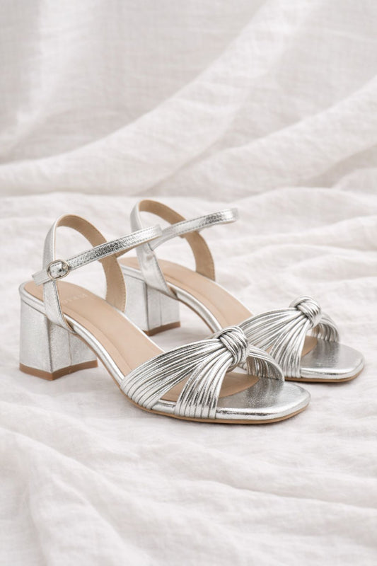 Damen Sandalen in Silber mit Knotenriemen & niedrigem Blockabsatz für Partys und Hochzeiten | Railot