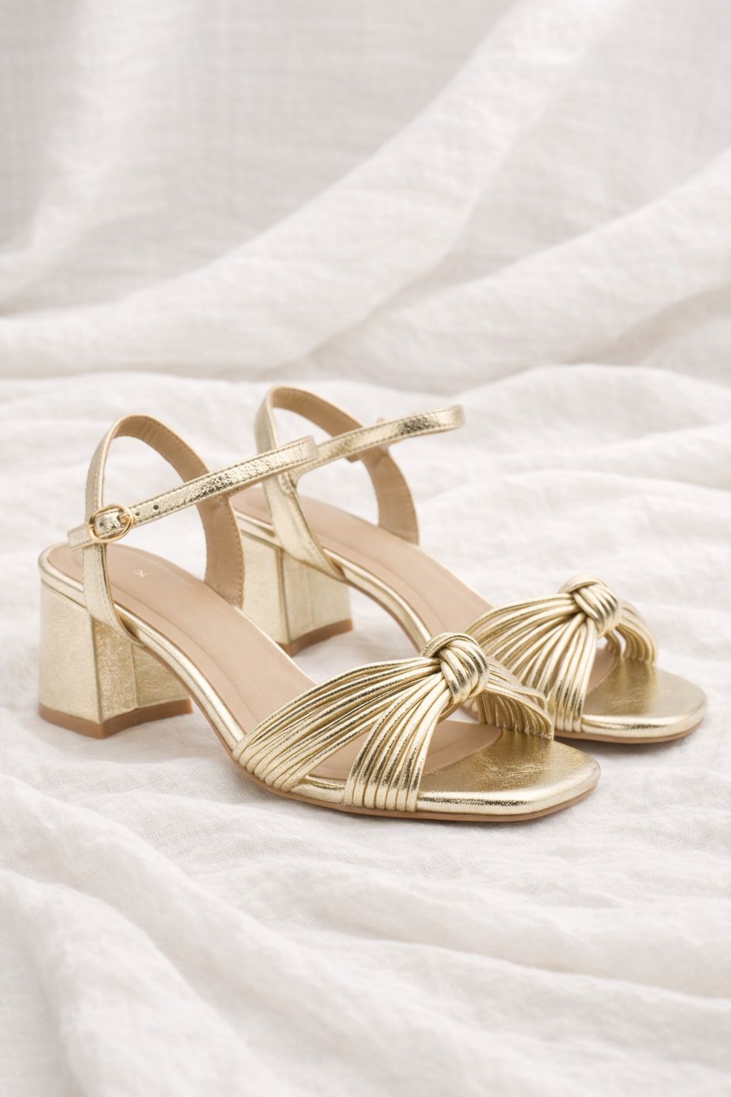 Damen Sandalen in Gold mit Knotenriemen & niedrigem Blockabsatz für Partys und Hochzeiten | Railot